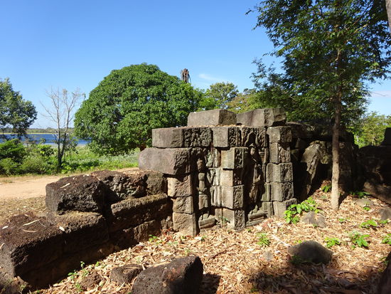 Erste Tempelreste in der Nähe von Preah Khan