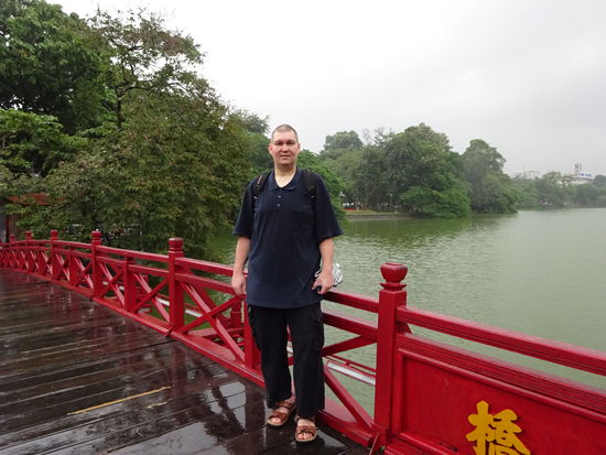 Ich auf der  " Brücke der aufgehenden Sonne " ( The Huc Brücke )