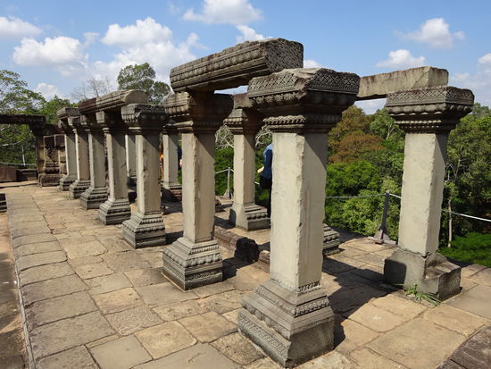 Hindu -Tempel Baphuon in Angkor aus dem 11. Jh.