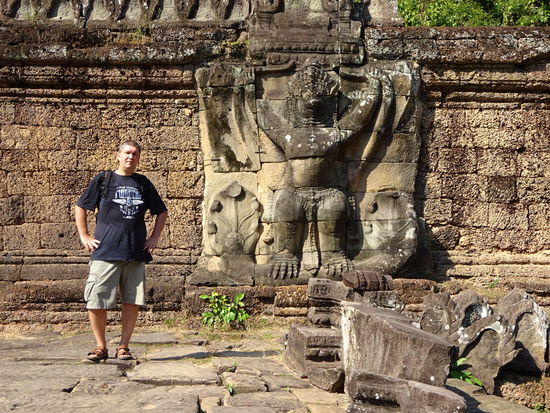 Ich am buddhistischen Tempel Preah Khan in Angkor aus dem 12. Jh.