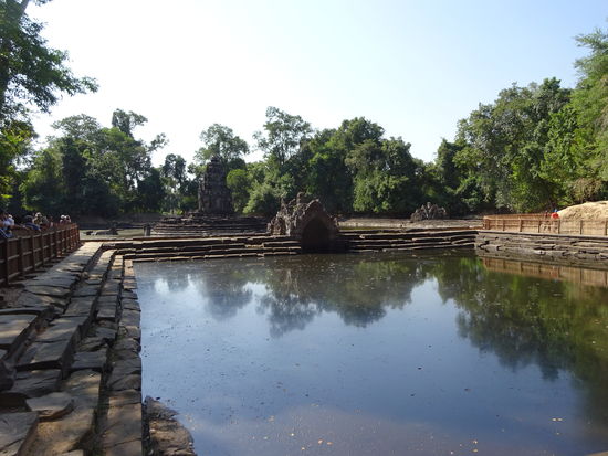 Die künstliche Insel Neak Pean mit Ihrem Tempelturm in der mitte
