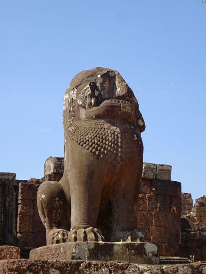 Hindu - Tempel Östlicher Mebon in Angkor aus dem 10. Jh.