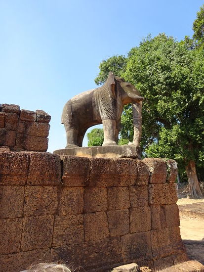 Die Wächter des Östlichen Mebon in Form eines Elefanten