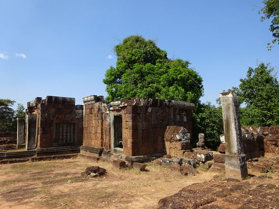 Hindu - Tempel Östlicher Mebon in Angkor aus dem 10. Jh.