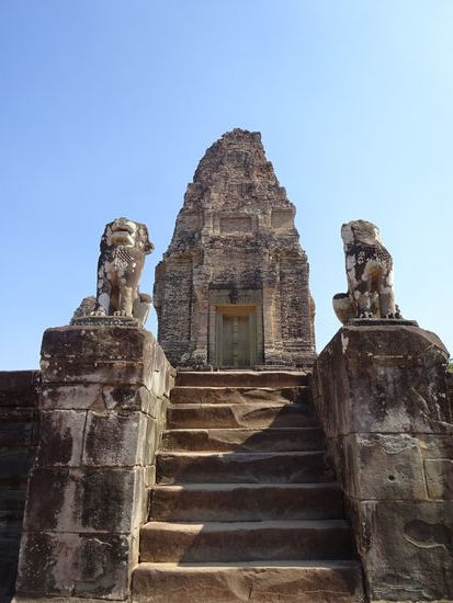 Hindu - Tempel Östlicher Mebon in Angkor aus dem 10. Jh.