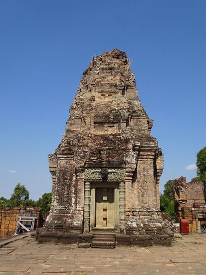 Hindu - Tempel Östlicher Mebon in Angkor aus dem 10. Jh.