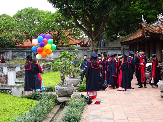 Auch heute noch feiern viele Absolventen der Universität hier ihren Abschluß