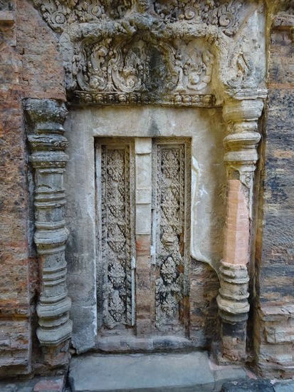 Bakong Tempel der Roluos Gruppe aus dem 9. Jh.