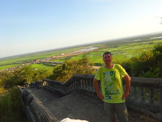 Ich beim Aufstieg auf den Phnom Krom Hügel