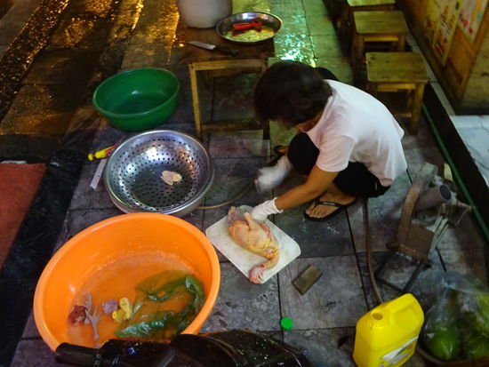 Frisch gerupftes Hühnchen
