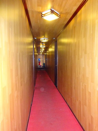 Der Gang zu den Kabinen