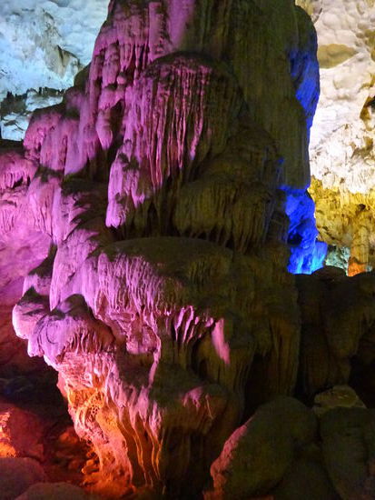 Unterwegs in der Dong Thien Cung Höhle - Himmliche Palasthöhle