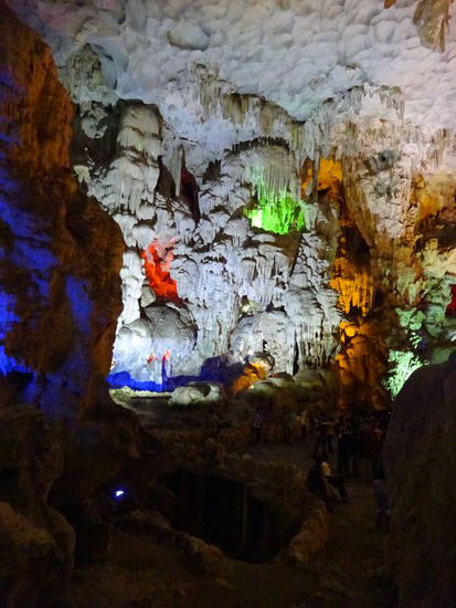 Unterwegs in der Dong Thien Cung Höhle - Himmliche Palasthöhle