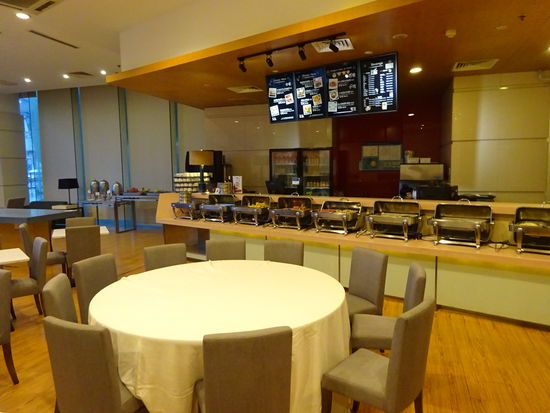 Eines von 2 Restaurants bzw. Frühstücksräumen