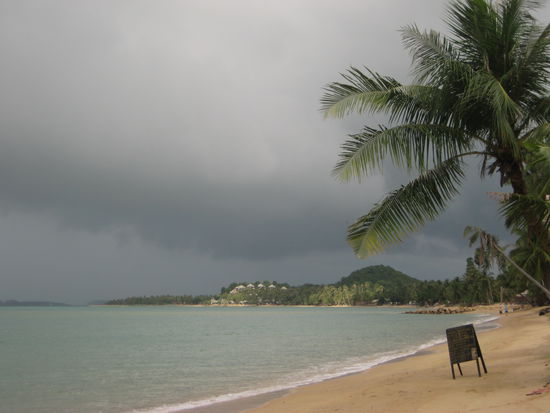 Maenam Beach bei dem MoonHut Bungalows