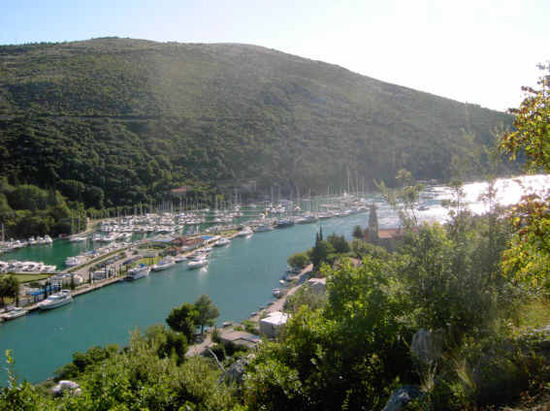 Blick von oben auf die Marina Dubrovnik