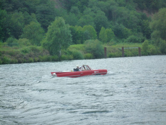 So was sahen wir auch, da muss ein Treffen gewesen sein, denn es waren auch andere Amphibienfahrzeuge unterwegs