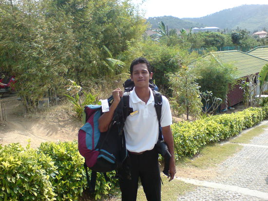 Unser Leckerle das Koffer traegt