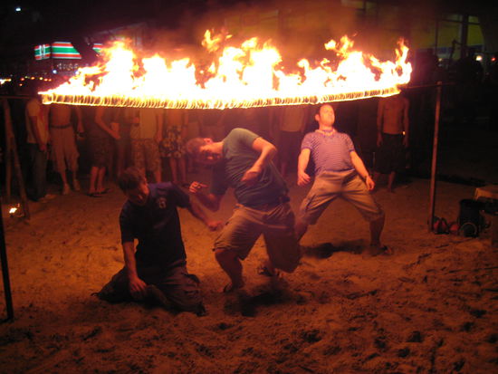 Die Feuertaufe(Limbo auf Ko Phan Gan Art)