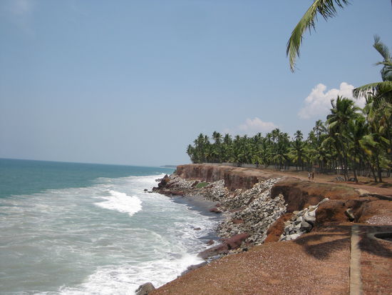 Die schoenen unverbauten Klippen ganz in der Naehe