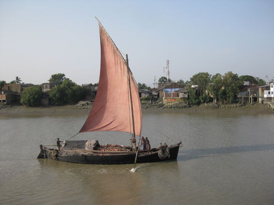 Da wird noch mit Manneskraft gerudert