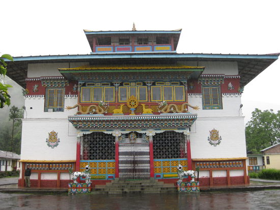 Kukt mal wie klein der Chrisi da ausschaut