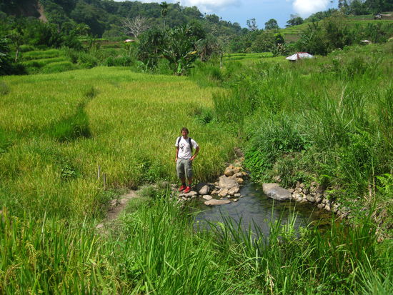 Chris am Hotspring inspizieren...