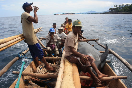 ...und dann noch der Tuak, prost Jungs!!