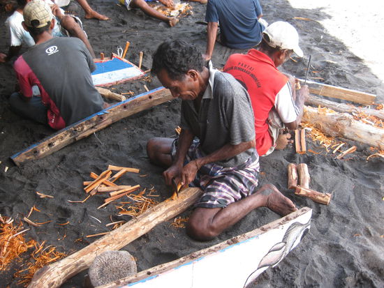 Hier werden die Boote wieder repariert...