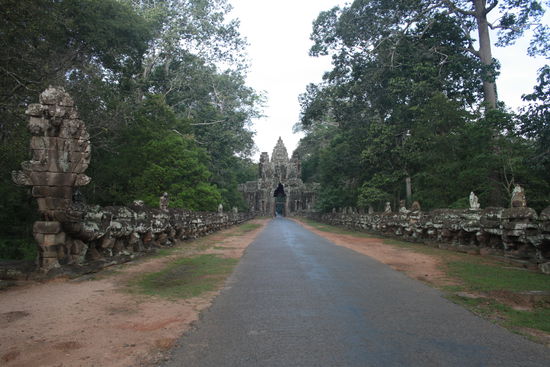 Das  Victory Gate vor uns...