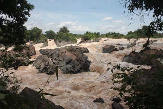 und hier rauscht er nur noch, ein toller Wasserfall