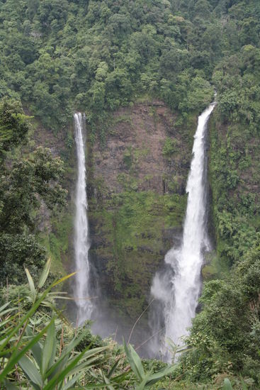 Hier stürzt der Tad Fan Wasserfall in die Tiefe