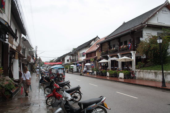 Die gemütlichen Gassen von der Altstadt mit ihren Kollonialgebäuden