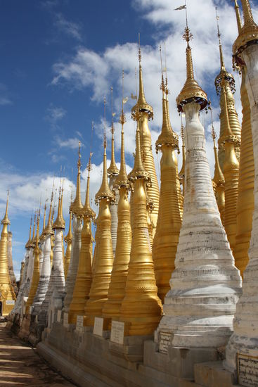 Die im 17Jh. errichtete Shwe Inn Thein Paya mit seinen 1054 sogenannten Zedi(Türmchen)