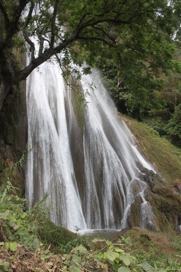 Eine willkommene Abkühlung im Wasserfall