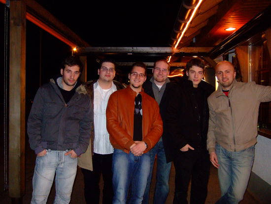 Meine Arbeits-Kollegen beim Abschieds-Essen
Danke Jungs, war eine tolle Zeit.