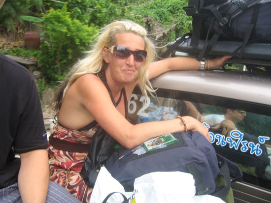 Jeep-Taxi,kann man sich kaum irgendwo festhalten....