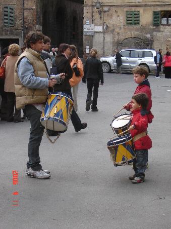 Siena 2006 - hübsche Szenen bei der Suche nach dem Stadtausgang!