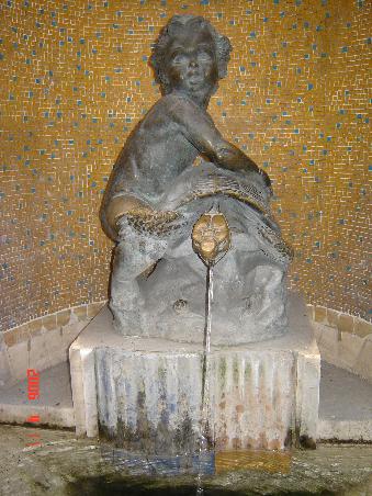 Siena 2006 - Schildkrötenbrunnen; Kleinod am Wegesrand
