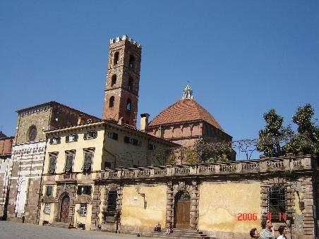 Lucca 2006 - der Platz vor San Salvatore