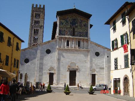 Lucca 2006 - die Kirche San Frediano; beeindruckend ist das Mosaik des thronenden Christus mit den Aposteln (ca. 1230)