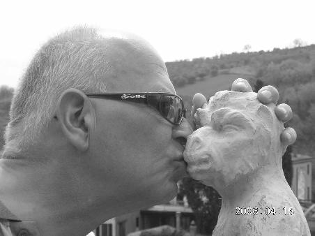 Collodi 2006 - der Affenkuss....... betrachtet man die terassenförmig angelegten Gärten etwas genauer, muss man leider feststellen, dass noch viel zu renovieren ist.........
