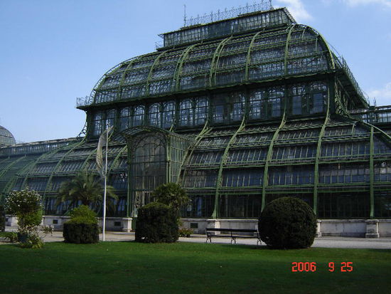 2006 Wien - Palmenhaus in der Anlage Schloss Schönbrunn