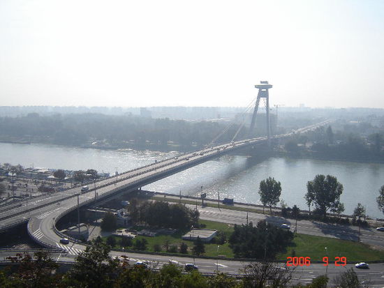 2006 Bratislava - die Donau-Brücke