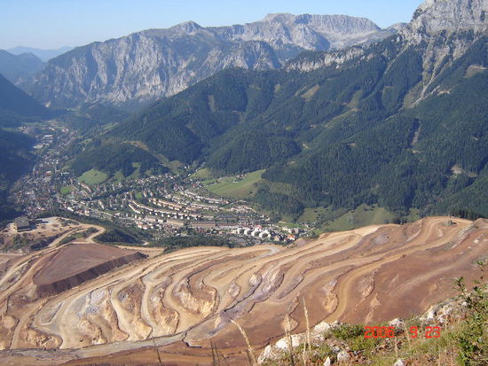 2006 Erzberg - im Hintergrund der Ort Erzberg