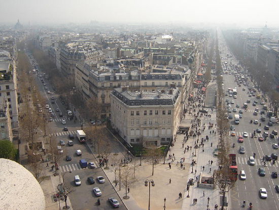 2007 Paris - Blick vom Arc de Triomphe Richtung Champs Elysées