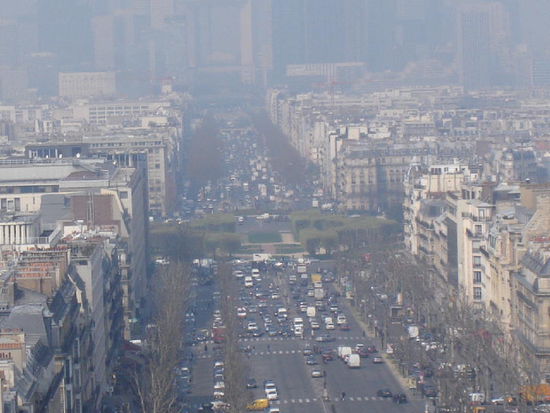 2007 Paris - Blick vom Arc de Triomphe Richtung La Défense