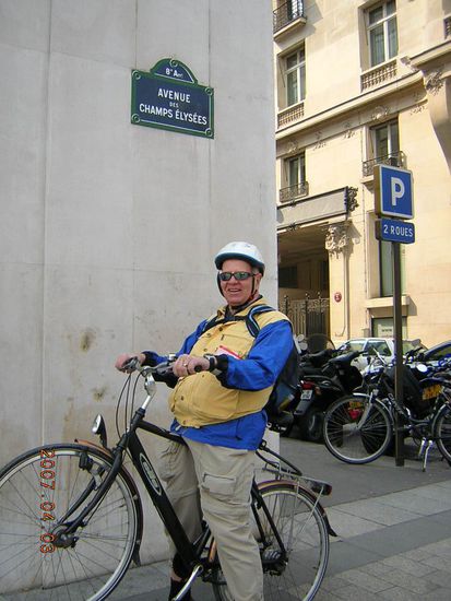 2007 Paris - auch im Verkehrsgewühl sicher auf dem Rad durch Paris!