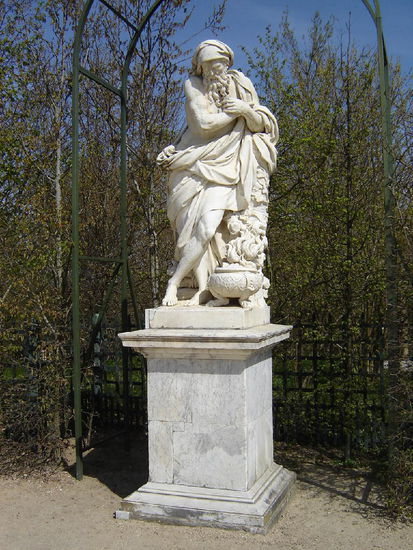 2007 Versailles - prächtige Gartenlandschaft, die nur in etwa erahnen lässt, wie die damaligen Könige in ihrem Prunk lebten