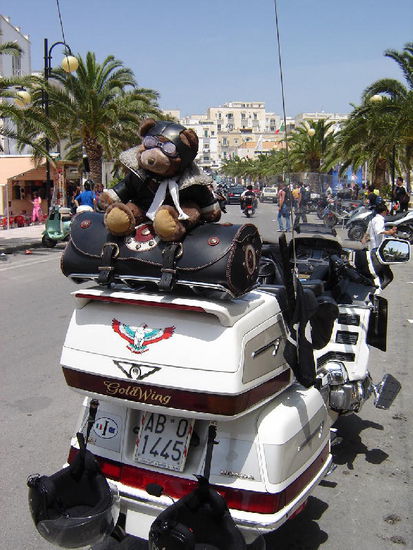 2007 Puglia - Vieste; Motorradtreffen in der Stadt